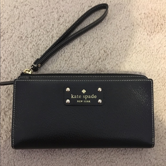 black kate spade wristlet - Picture 1 of 3