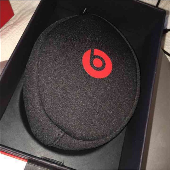 Beats solo 2 - Picture 3 of 3