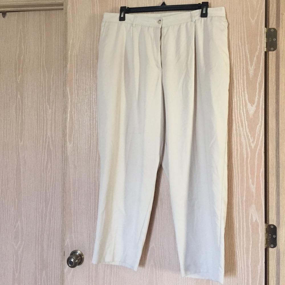 Elisabeth cream dress pants - plus size - Picture 2 of 3