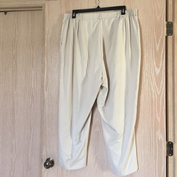 Elisabeth cream dress pants - plus size - Picture 3 of 3