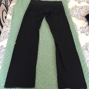 Black lululemon yoga pants with double waitband