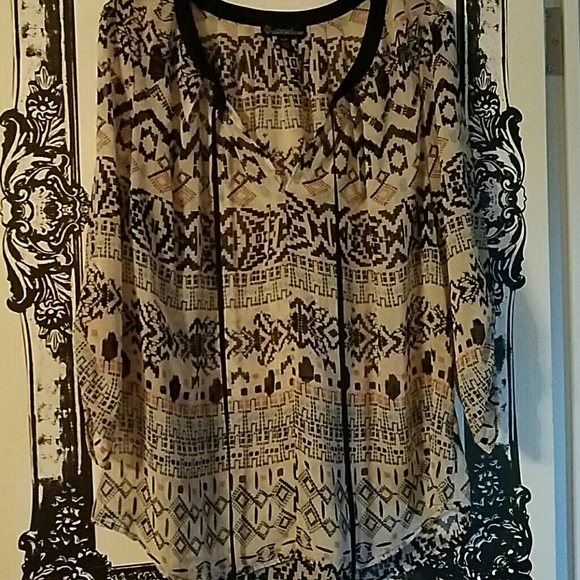 Signature Series Blouse - Picture 3 of 3