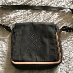 Louis Vuitton Damier Geant canvas bag