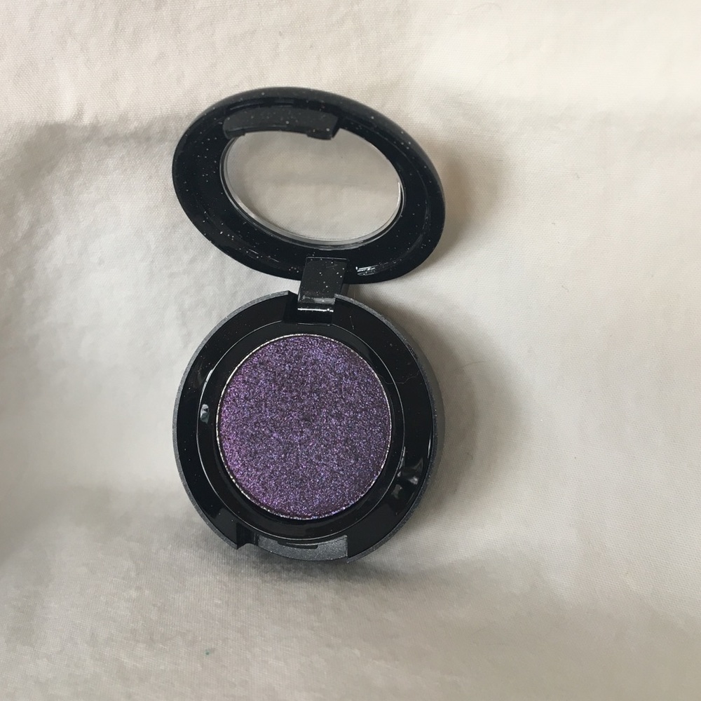 Used ONCE, MAC pressed pigment in Victorian Plum