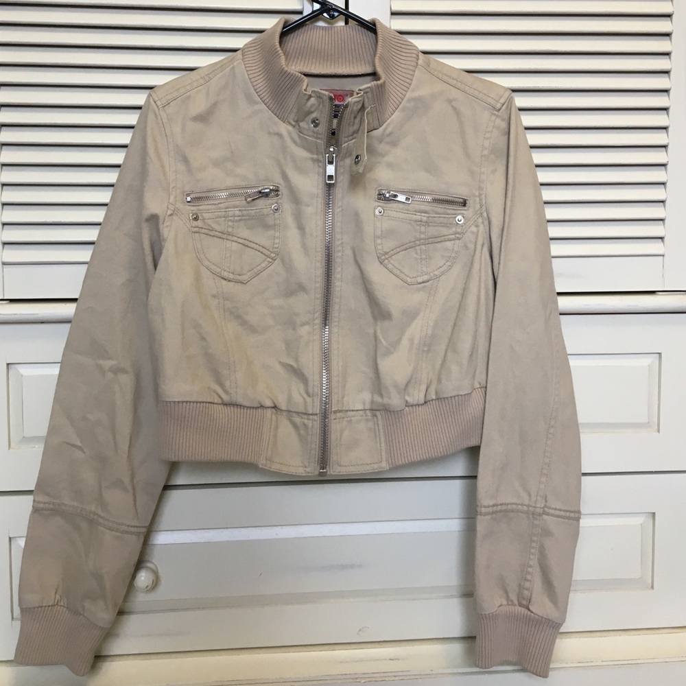 Tan jacket - Picture 2 of 4