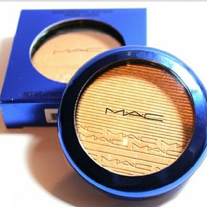 MAC Oh Darling Extra Dimension Skinfinish