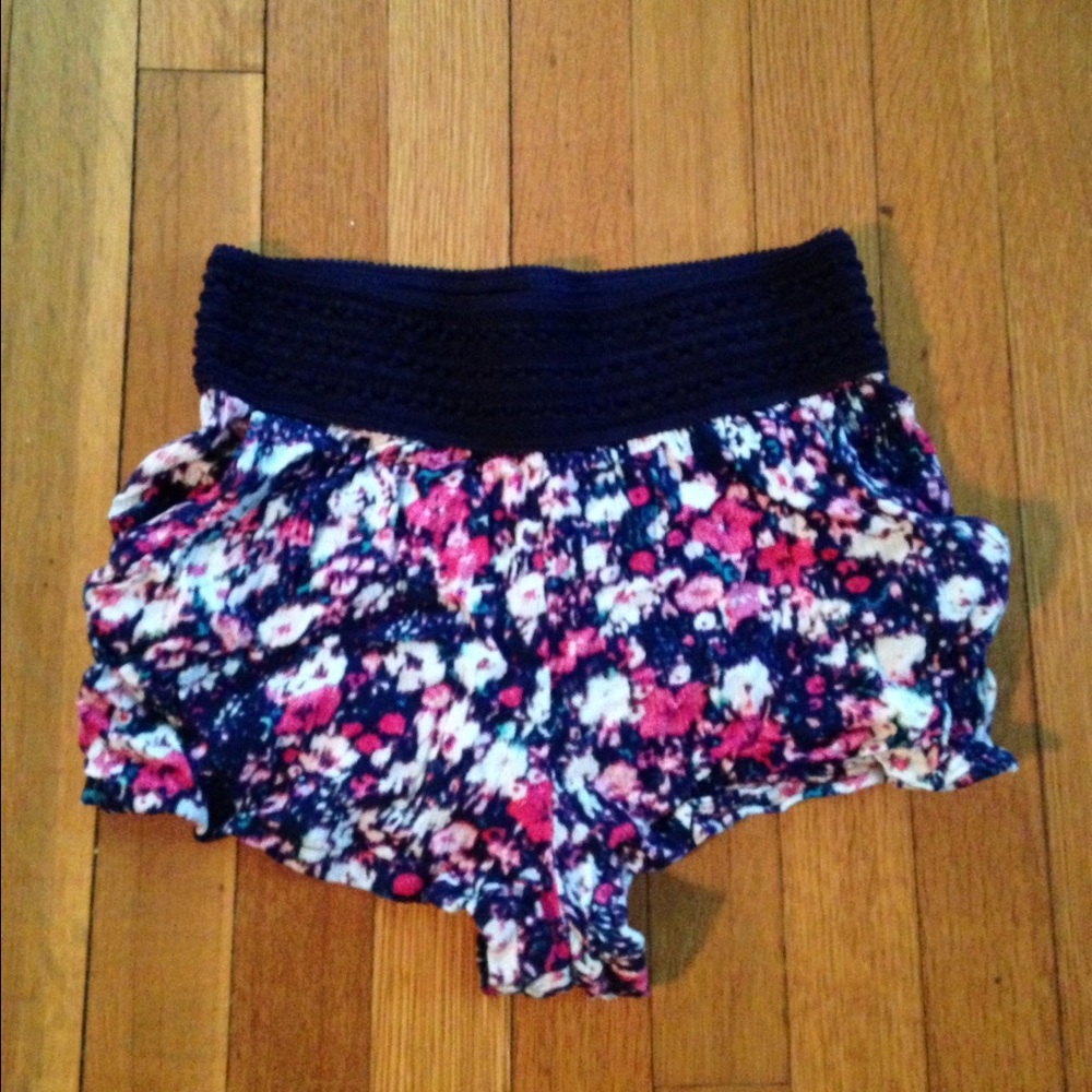Joe B by Joe Benbasset Floral Short Shorts