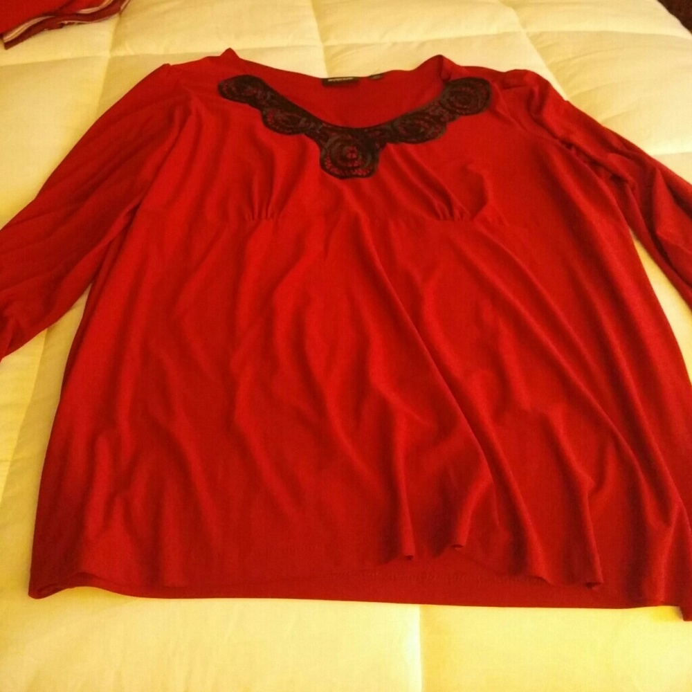 Beautiful red and black Avenue top