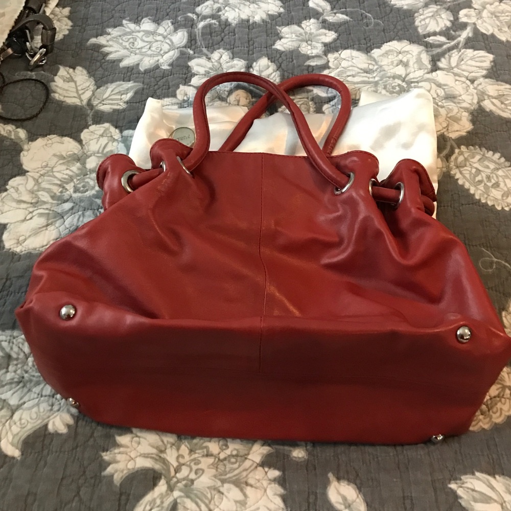 Vintage Authentic Furla leather bag. - Picture 2 of 6