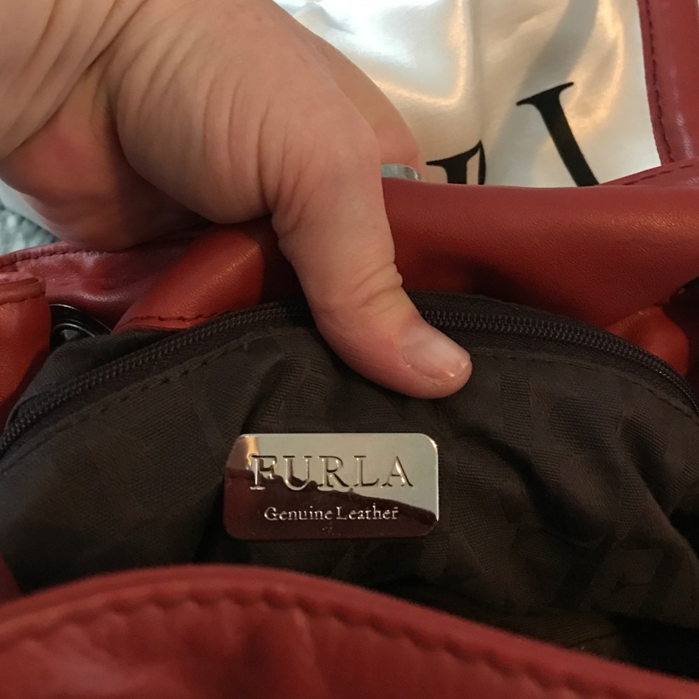 Vintage Authentic Furla leather bag. - Picture 4 of 6