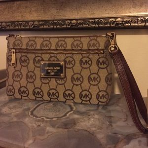 Michael Kors Wristlet