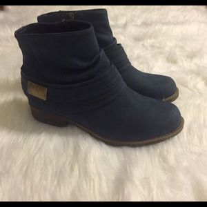 Cobalt blue bootie