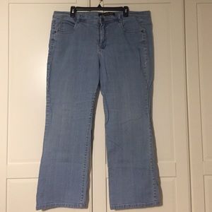 Gloria Vanderbilt lighter blue jeans.