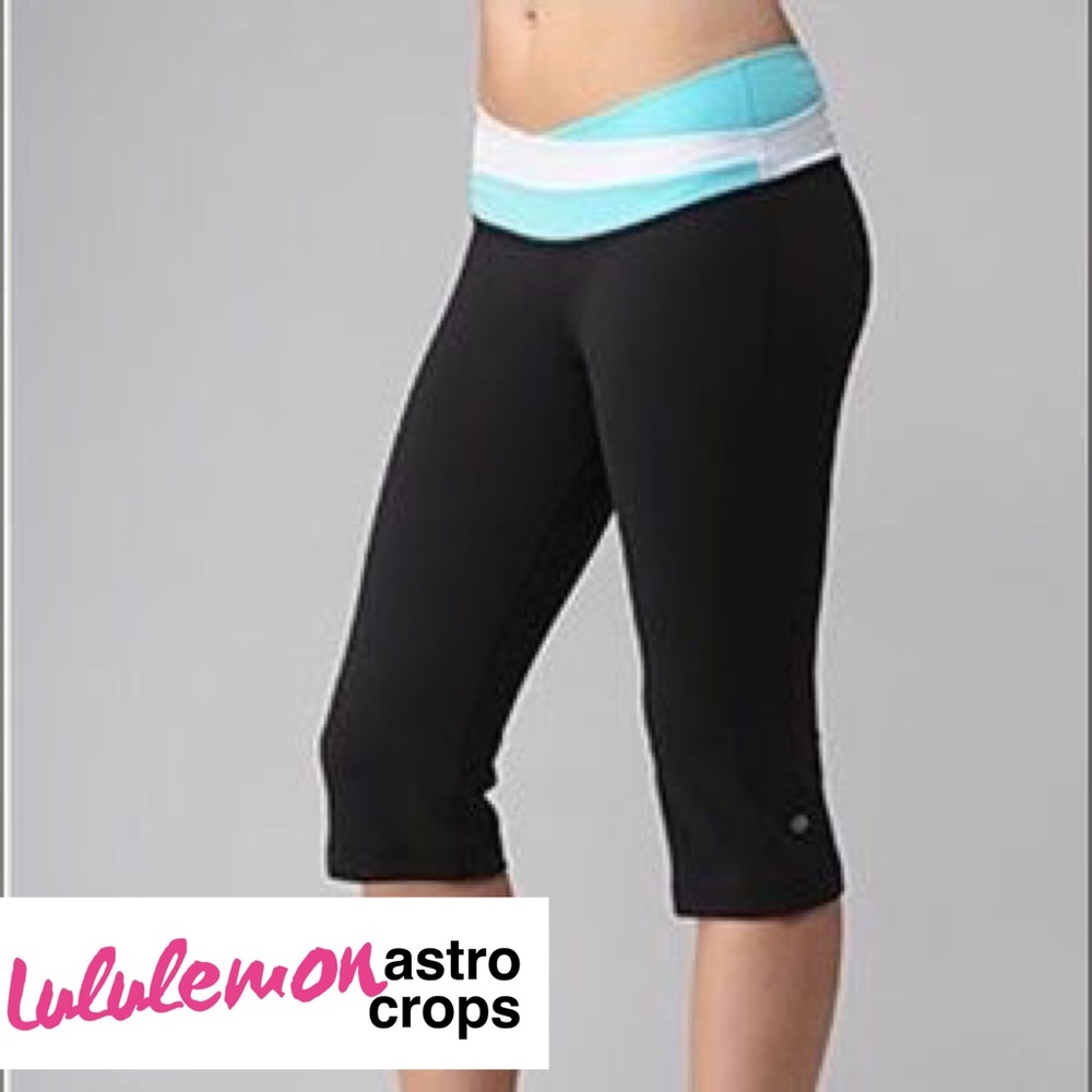 ⚡️FLASH SALE⚡️ Lululemon Astro Crop in Aqua + White