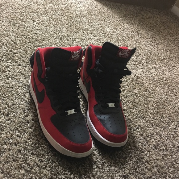 Nike Air Force 1 Red/White/Black - Picture 3 of 4