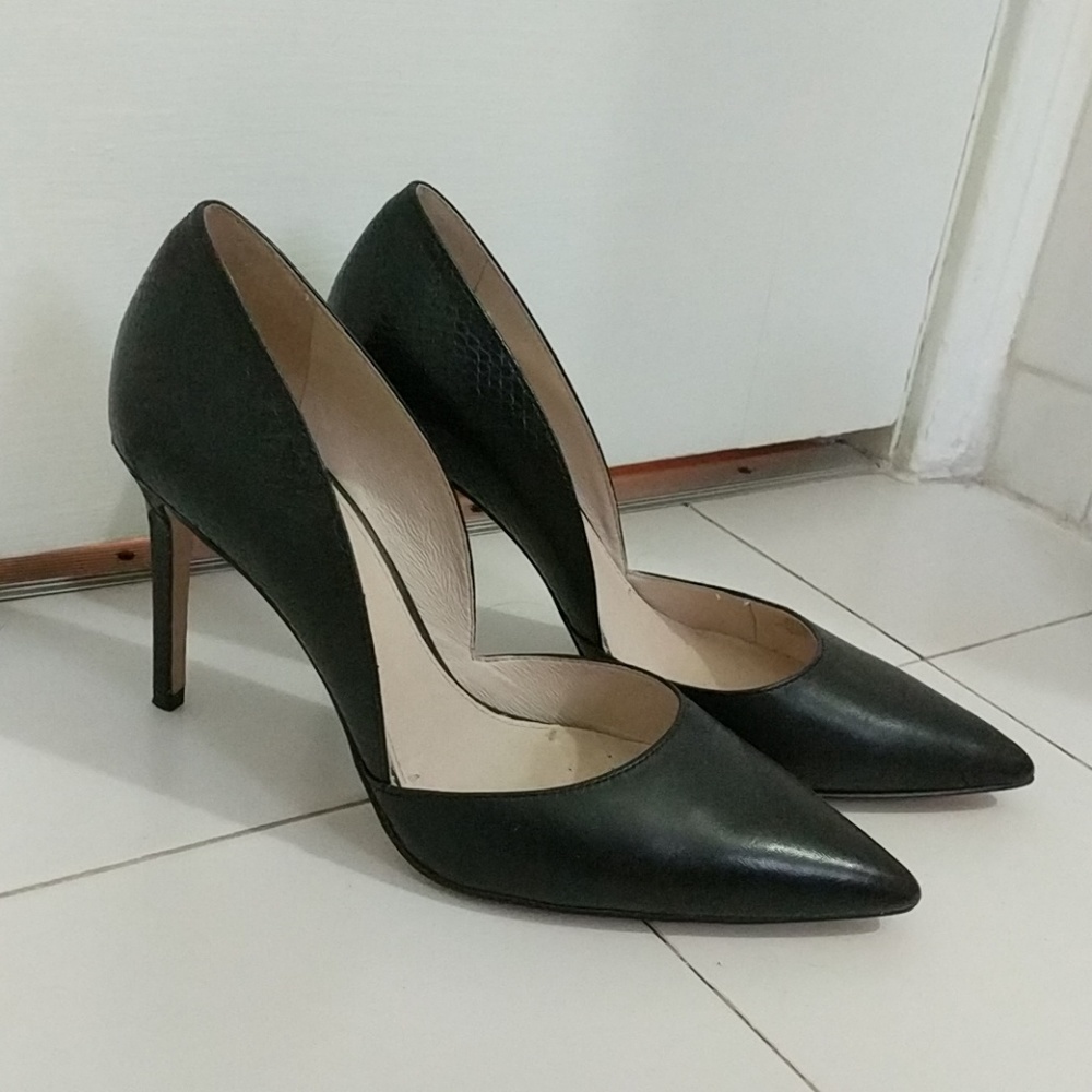 Louise Et Cie black pumps, snake skin print