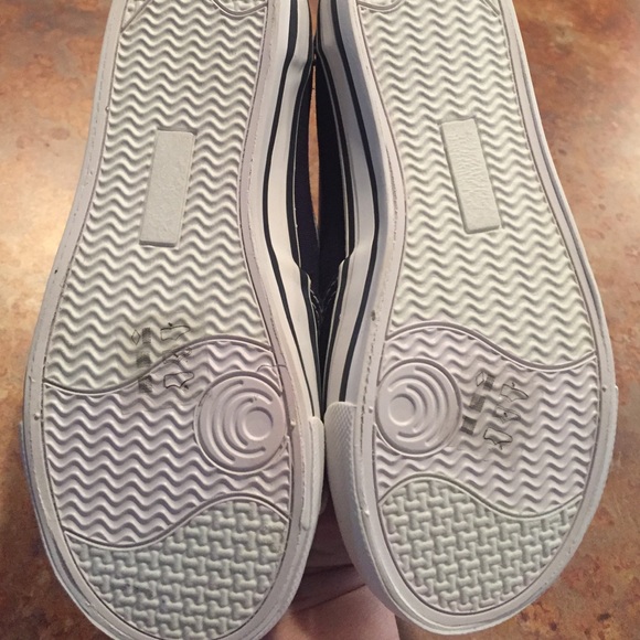 Gymboree Navy canvas Shoes - Picture 2 of 3