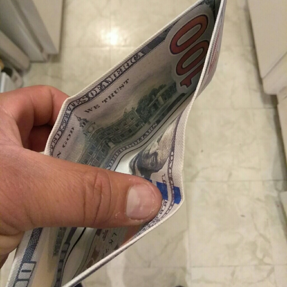 4 wallets for $10 - Picture 2 of 3