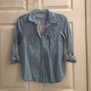 ❗️SOLD❗️Charlotte Russe denim shirt w/ cute back!
