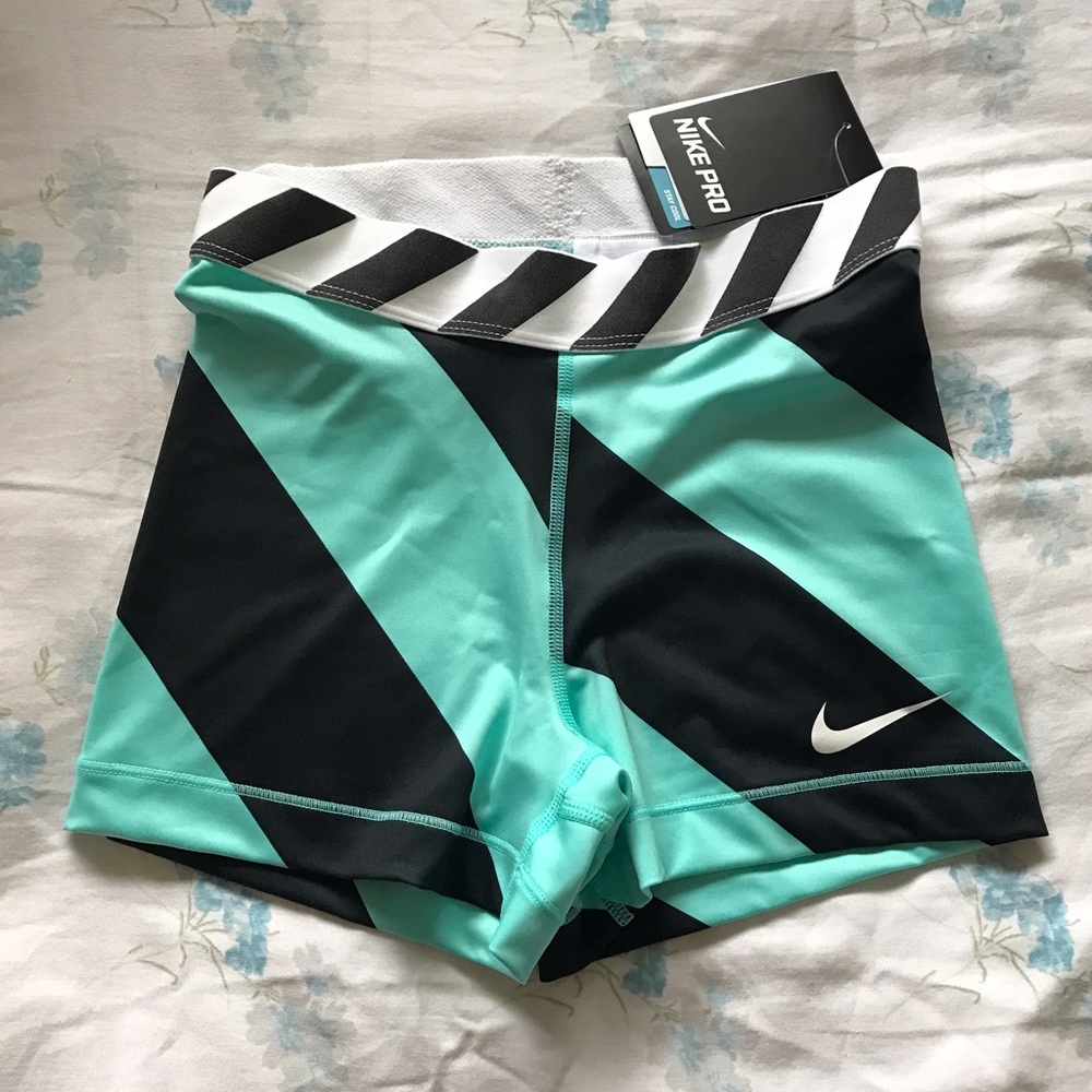 Women's Nike Pros BNWT