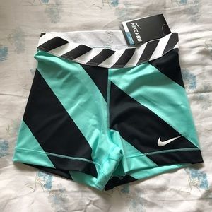 Women's Nike Pros BNWT