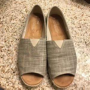 TOMS Peep-toe canvas flat.