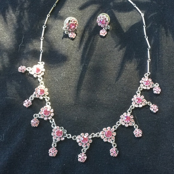 Pink Rhinestone Necklace - Picture 1 of 3