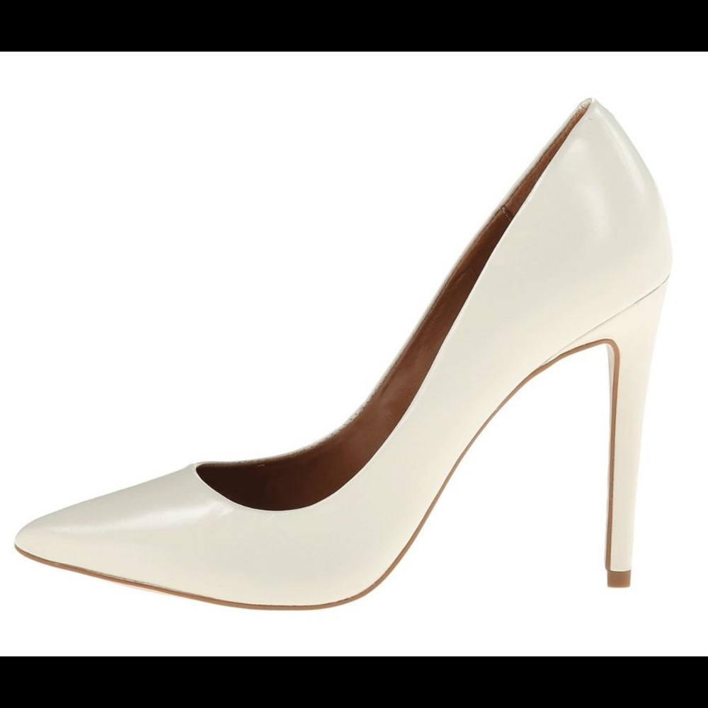 Steve Madden pale ivory or white pumps