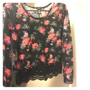 Floral top with lace