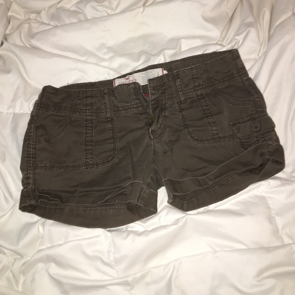 Brown Hollister cargo shorts