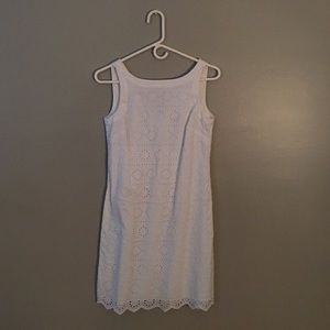 White embroidered vineyard vines dress
