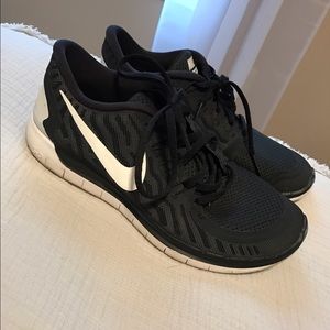 Nike Barefoot Run 5.0 Size 6.5 Tennis Shoes