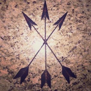 Bronze Metal Arrow Wall Decor