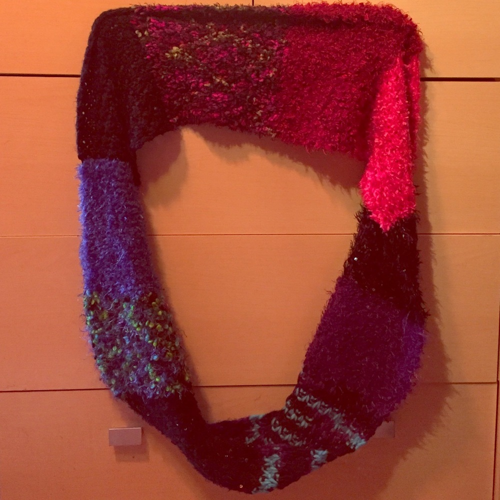 Fuzzy Colorful Scarf!
