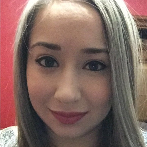 Meet your Posher, Xenia - Picture 1 of 1