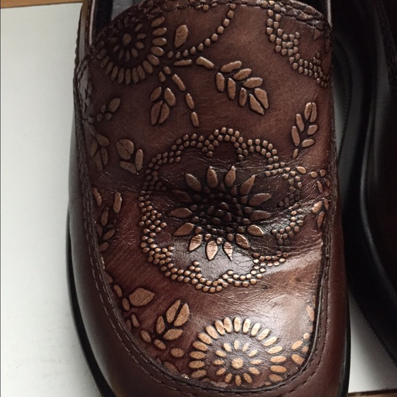 Dansko Mandolin Brown Platform Loafer - Picture 2 of 8