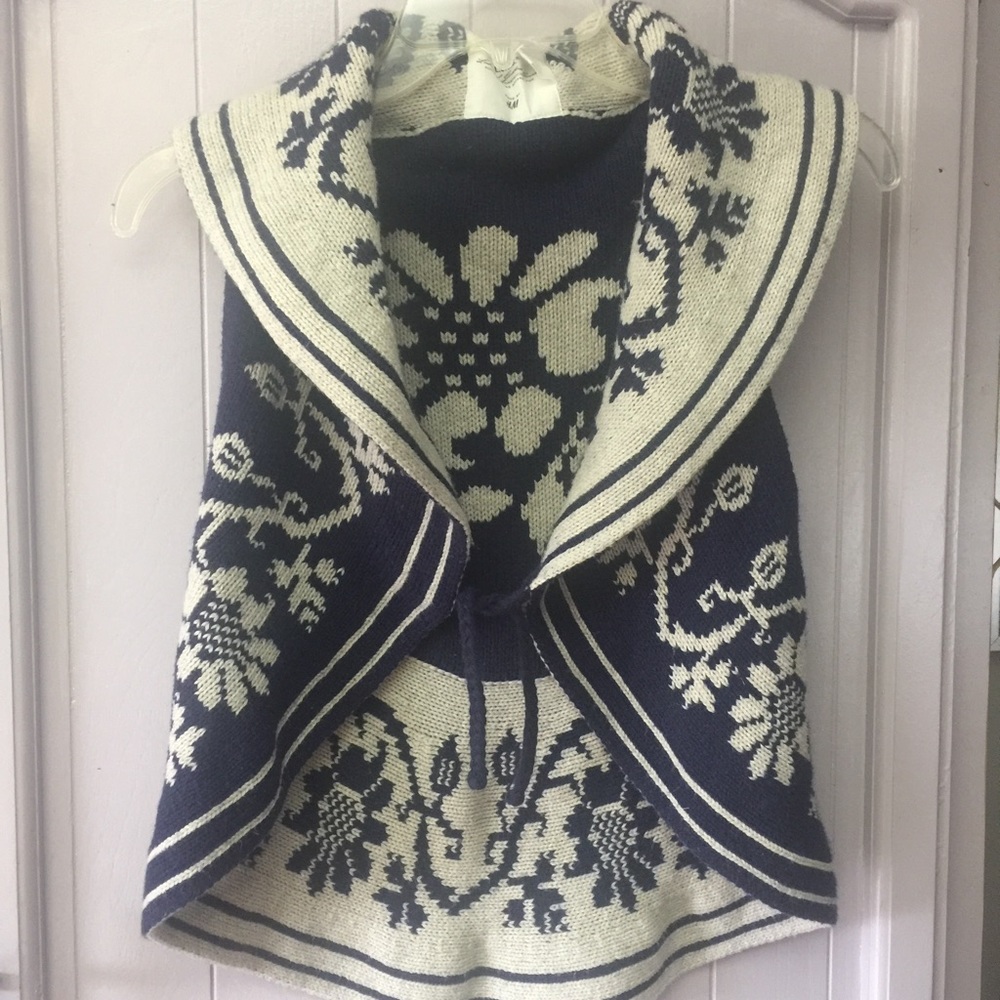 H&M 💜Knit Vest New with no tag