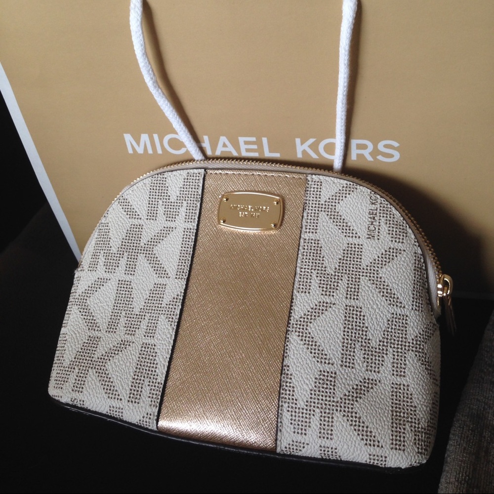 Brand New Michael Kors LG Travel Pouch