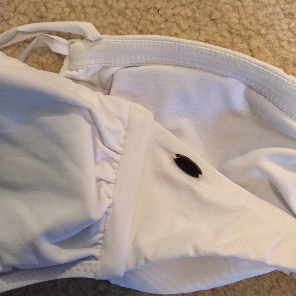 O'Neill cross over bikini top white size small - Picture 4 of 4
