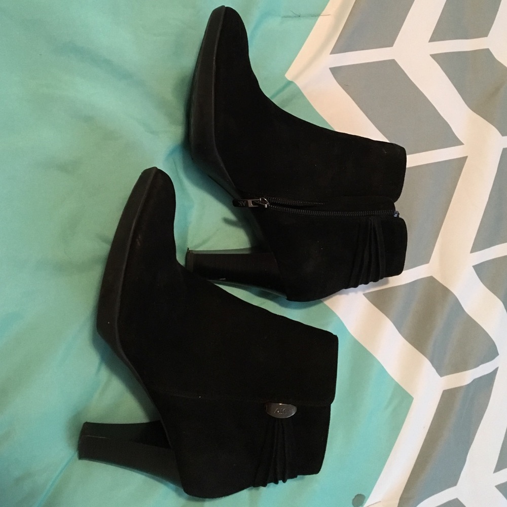 Anne Klein ankle bloody in black dwarf
