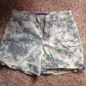 Camo khaki shorts size 10