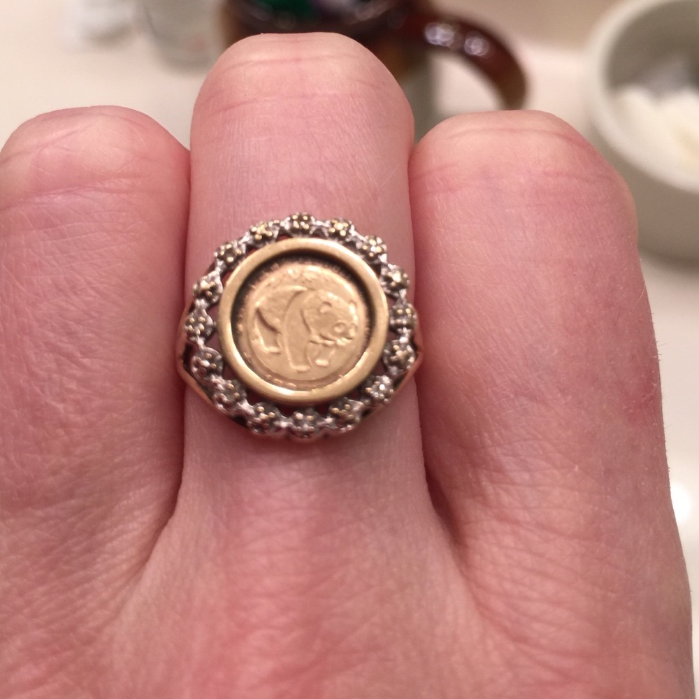 1983 vintage 10kt gold panda coin ring.
