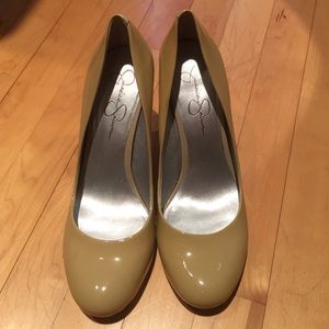 JESSICA SIMPSON nude pumps