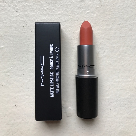 mac uncontrollable lipstick