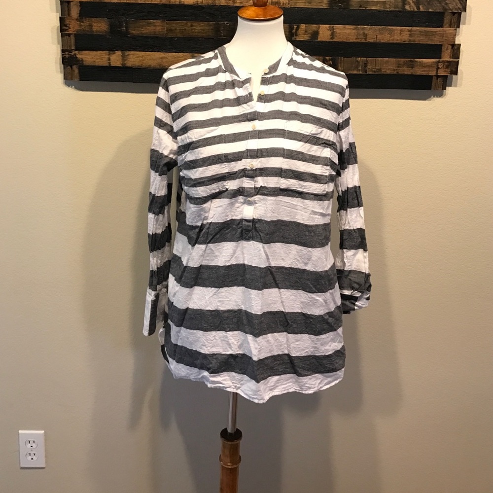 Long sleeve blouse.