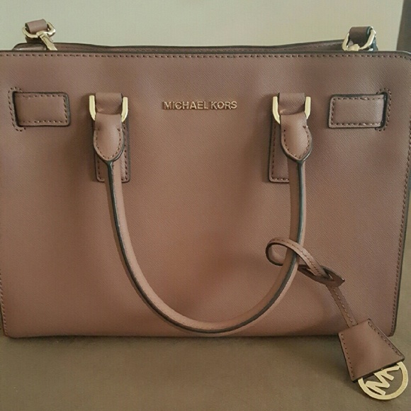 Michael Kors Handbags - Michael Kors leather handbag