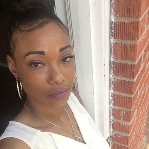 Meet your Posher, Latoshia