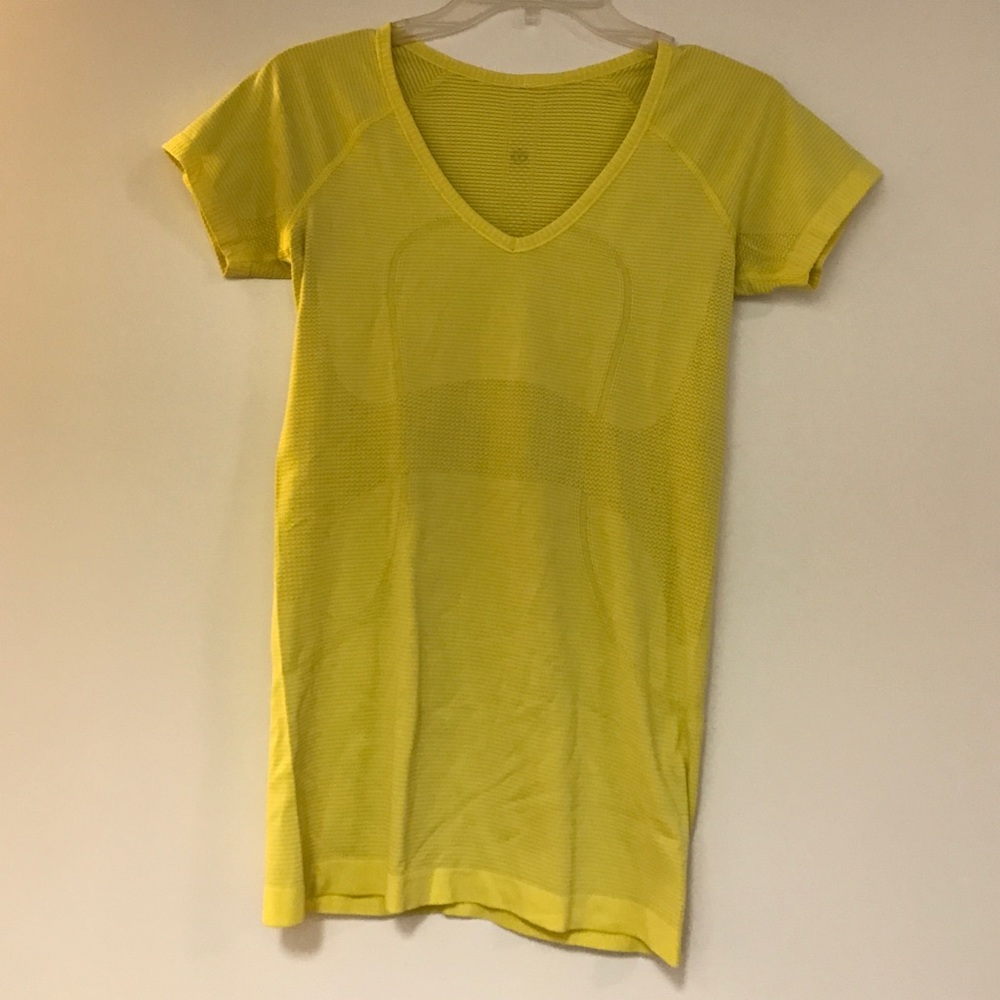 Lululemon Swiftly Short Sleeve V-Neck