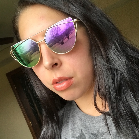 SOLD OUT || Purple mirror sunglasses - Picture 3 of 3