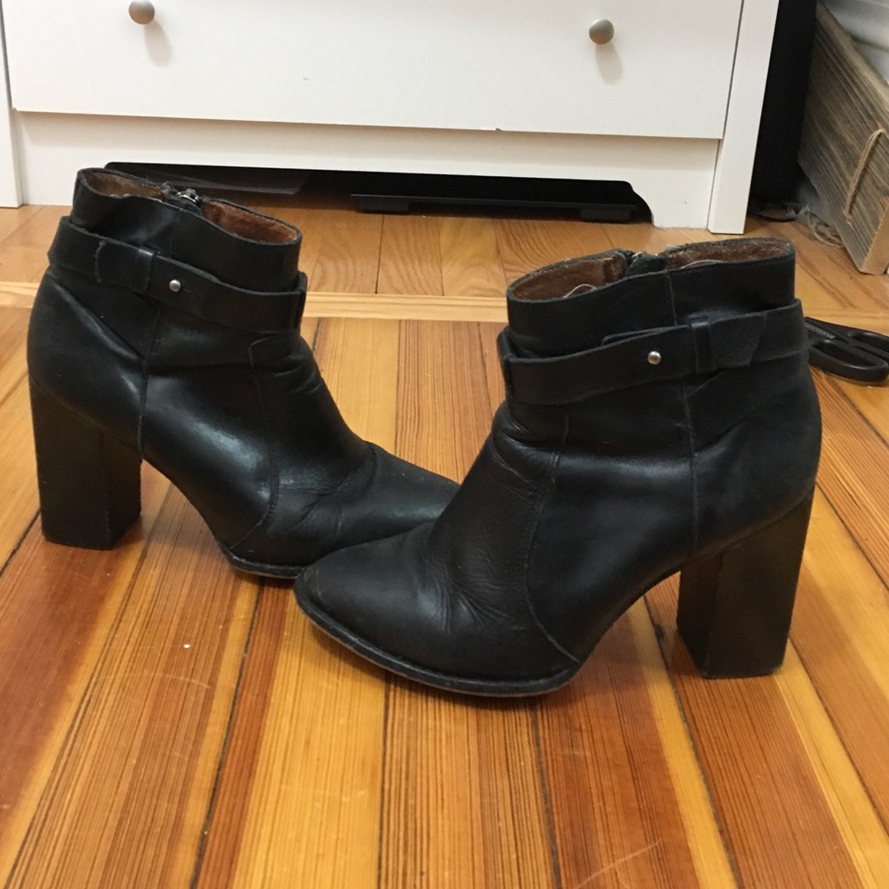 Madewell black booties